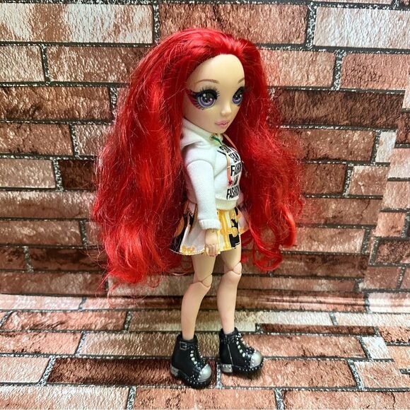 Rainbow 🌈 ❤️High Ruby Anderson ❤️fashion doll - Picture 5 of 8